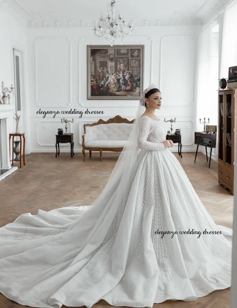 Customized Luxury spoon-neck white wedding dress with long sleeves and beaded wedding party dress Vestido De Novia