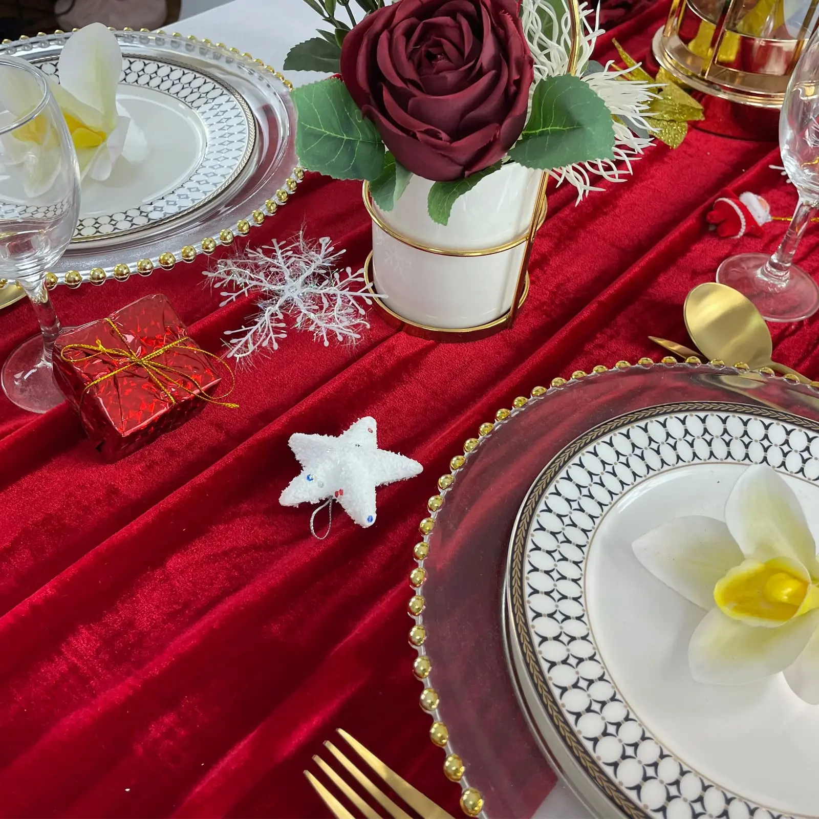 Luxurious Velvet Table Runner, 10ft Wedding Reception Decorations,30x120inch Soft Velvet Fabric Overlay Wedding Home Table Runne