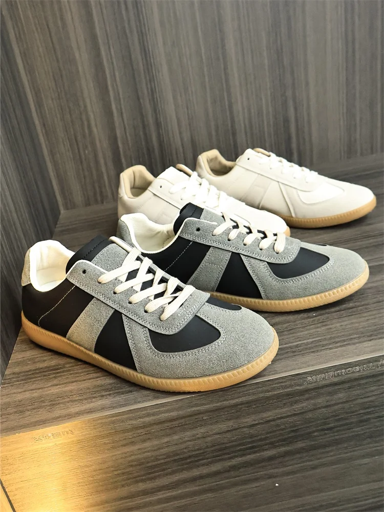 

Retro Unisex Sporty Board Shoes Fashionable Versatile Personalized Deqin Footwear for Men And Women Spring Autumn Collection
