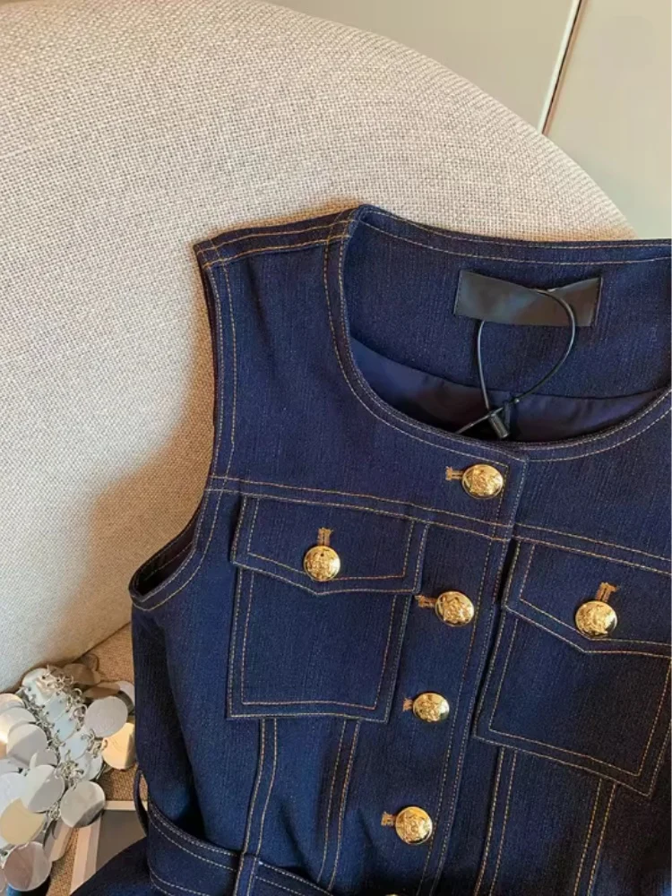 Retro Gold Buckle Waist Belt Denim Vest Women's Summer Elegant  Simple Sleeveless Top Straight Cut Commut Waistcoat