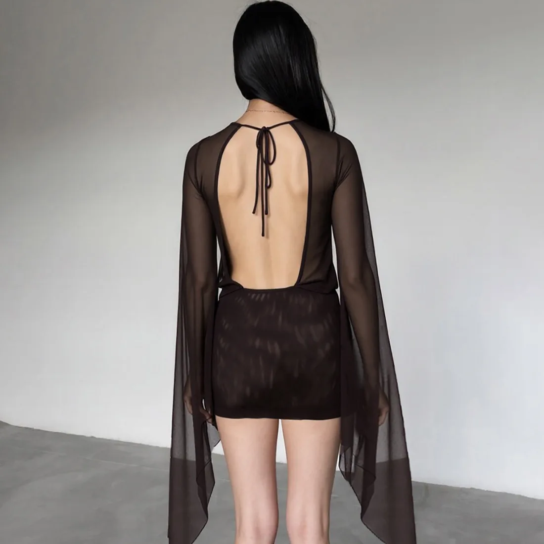 메쉬 섹시 여름 드레스 여성 크로스 밴디지 로우넥 백리스 플레어 슬리브 미드나잇 코켓 미드나잇 파티 바디콘