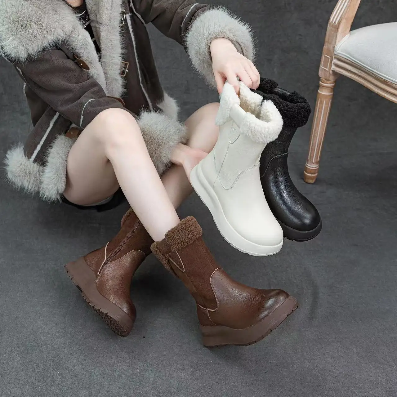 

Winter New Snow Boots Genuine Leather Plush Warm Solid Color Thick Sole Women's Mid-calf Short Boots