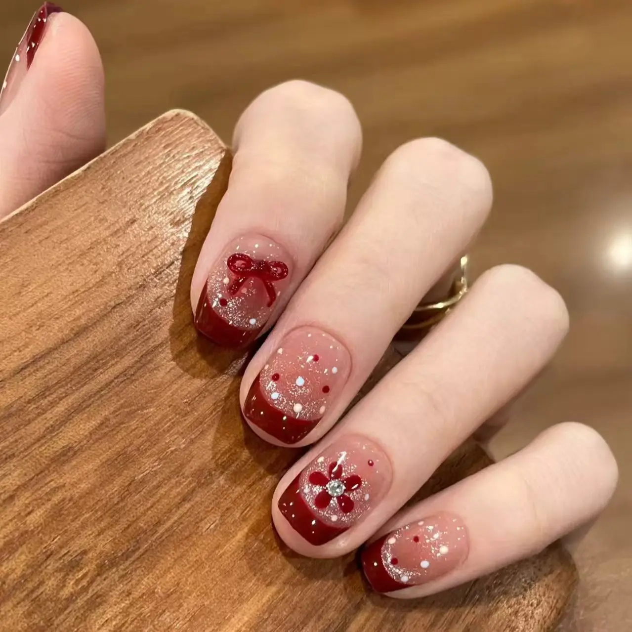 

24Pcs Short Square Head Press on False Nails Red French Bow Flower Fake Nail Cat's Eye Rhinestone Wearable Full Cover Nails Tips