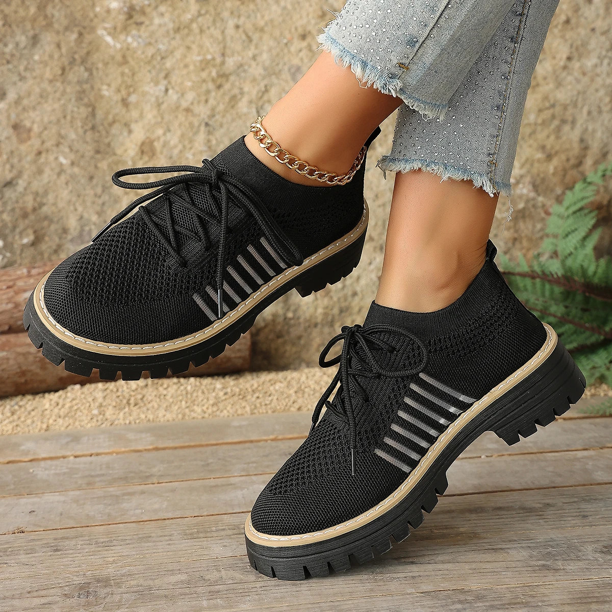 

*2026Fashionable Comfortable Mesh Thick Soled Casual Shoes Spring Summer Pure Color Breathable Round Toe Sports Shoes for Women