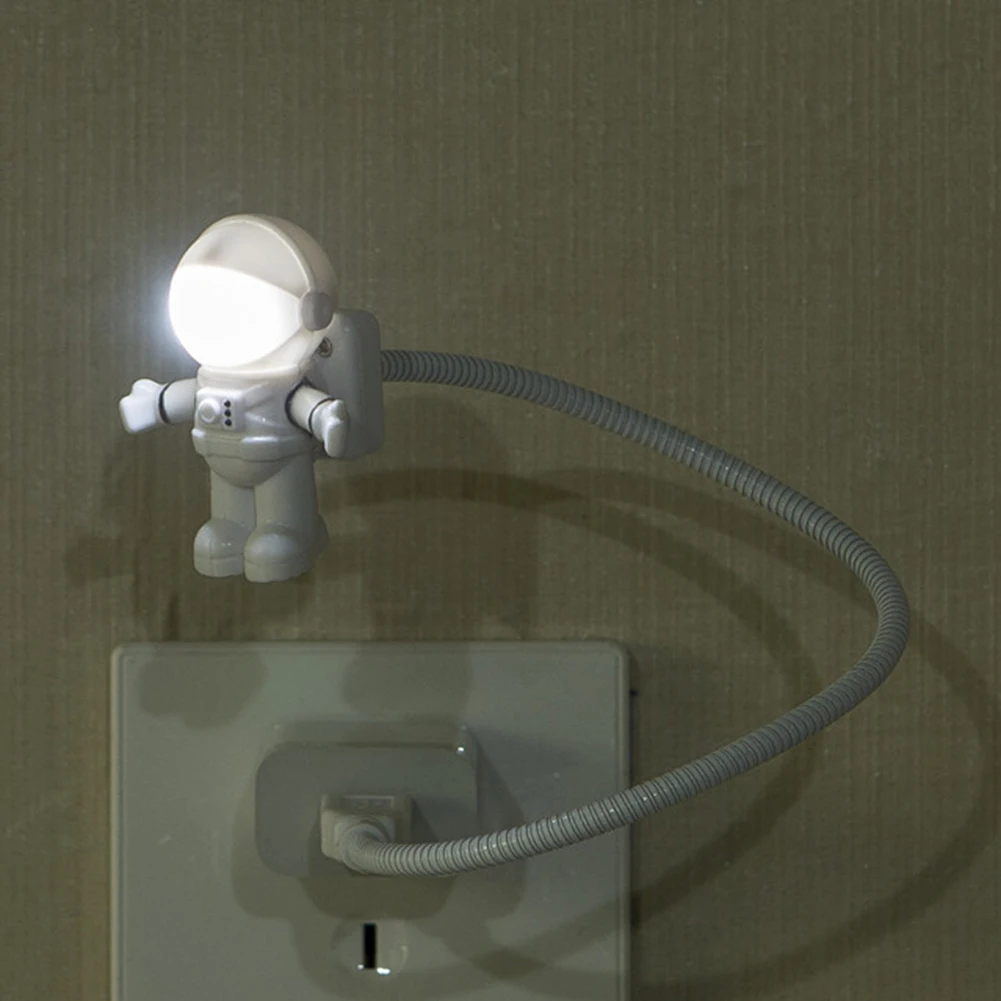 Lampu Malam LED Astronot Kreatif Mainan Lampu Spaceman USB Portabel untuk Lampu Baca Laptop Komputer Dekorasi Rumah untuk Anak-anak