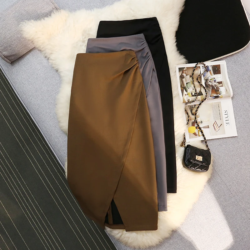 Half Skirt for Women 2023 Autumn/Winter Mid Length High Waist Wrap Hip Skirt with Irregular Split Design Over Knee Skirt