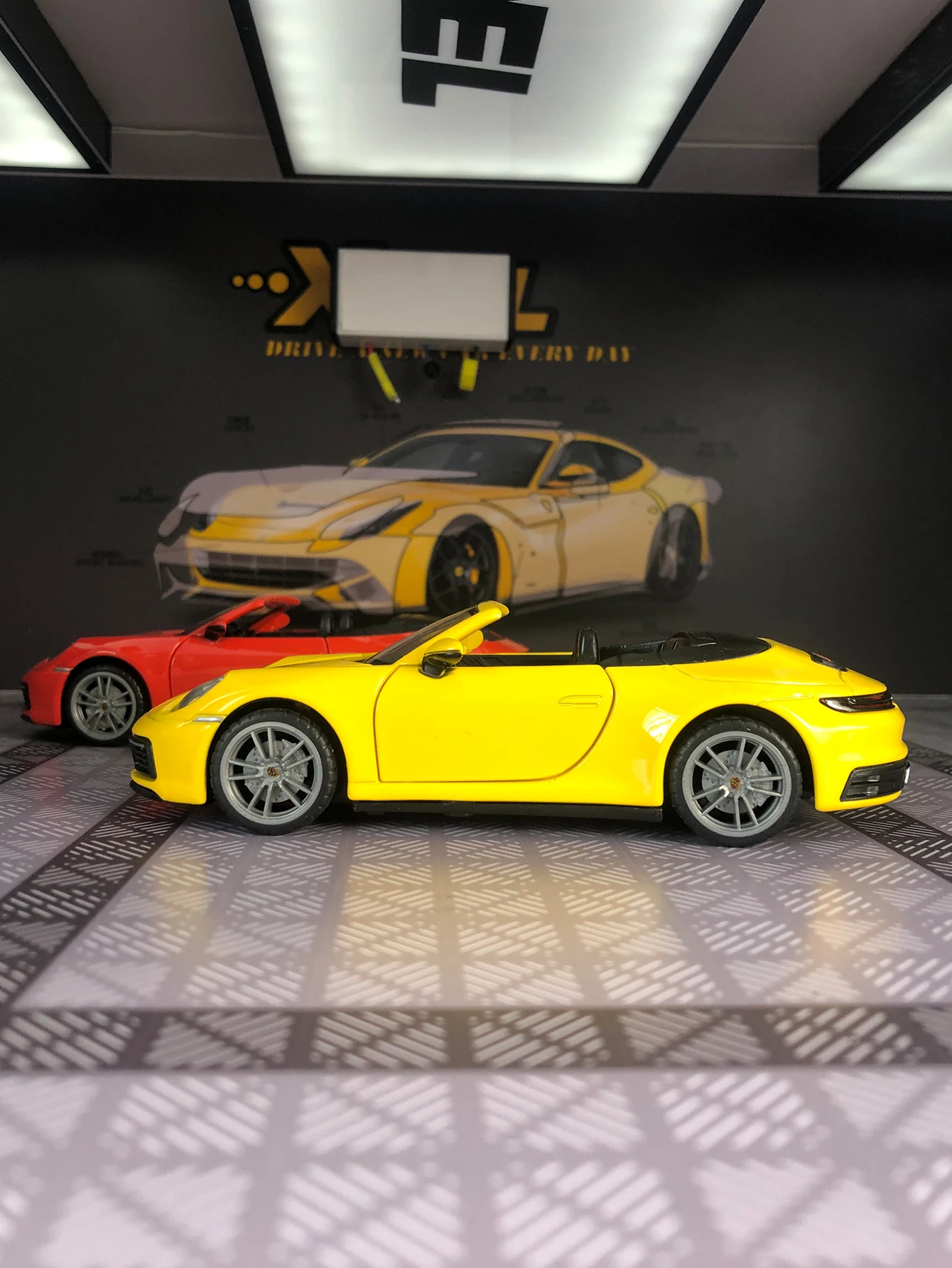 1: 32 محاكاة سبائك الزنك بورش 911 كاريرا، نموذج ثابت، سيارة هدية معدنية قابلة للجمع #2