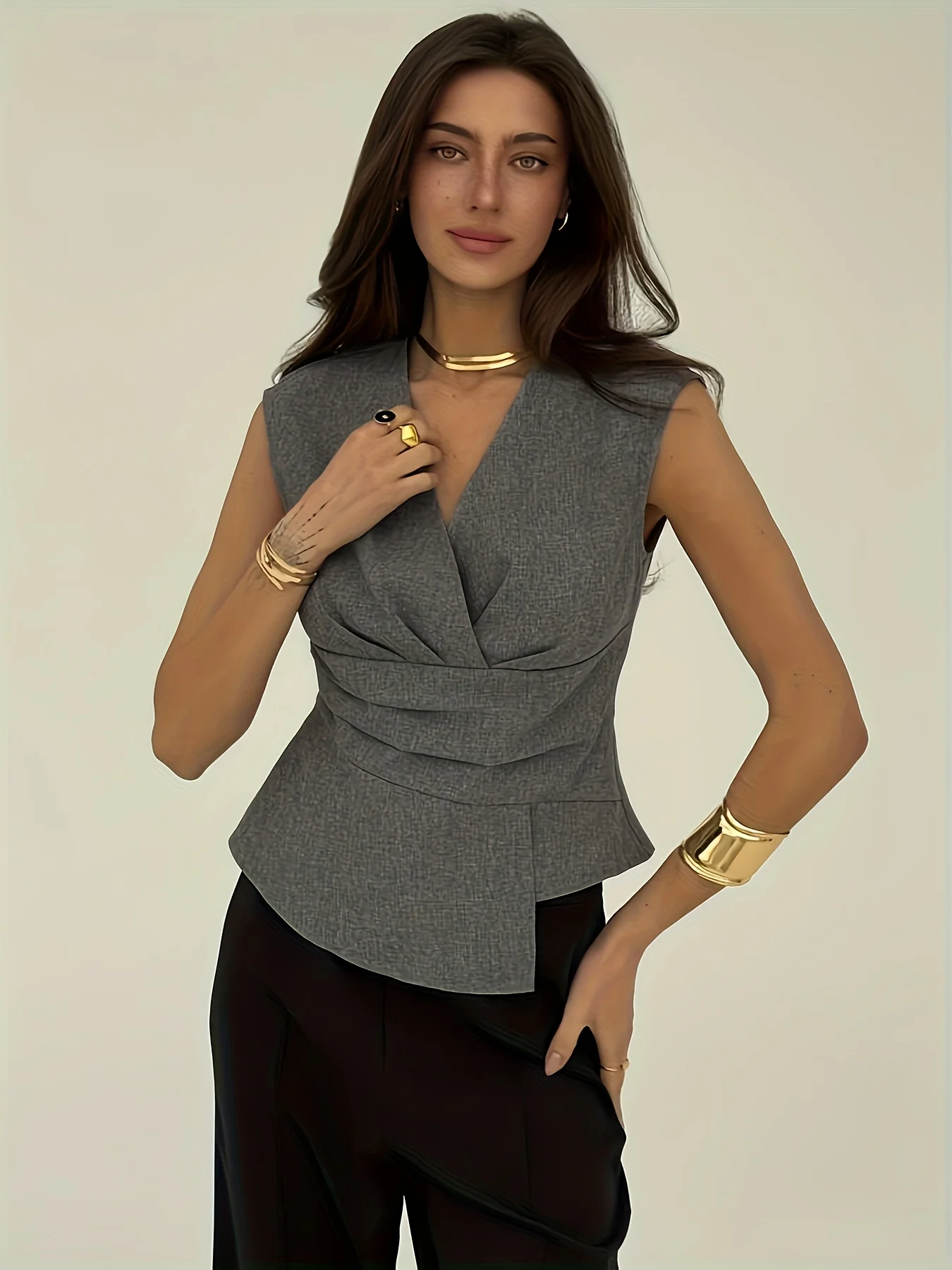 

Elegant Direction Women's Summer New Pure Color Simple V-Neck Sleeveless Elegant Shirt