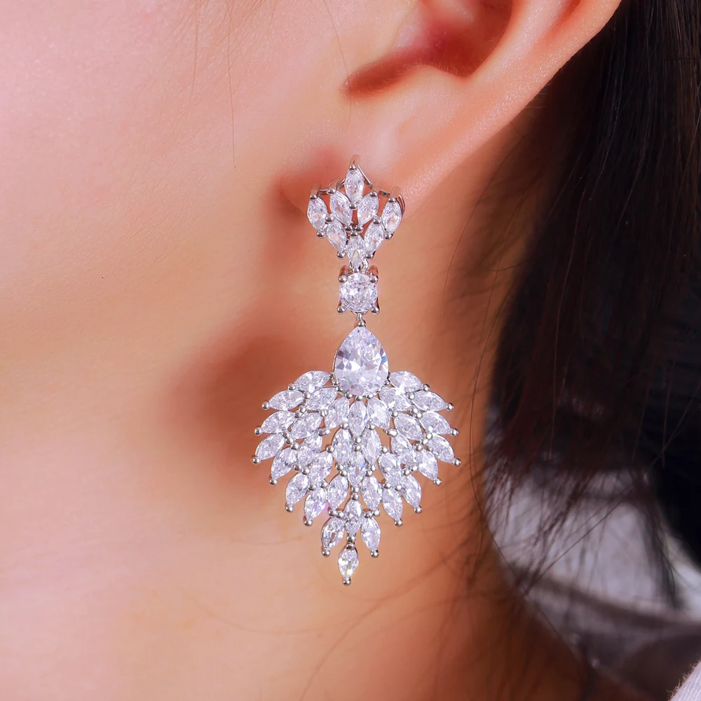 CWWZircons Gorgeous Green Cubic Zirconia Long Feather Dangle Drop Earrings for Women Wedding Banquet Jewelry Accessories CZ794