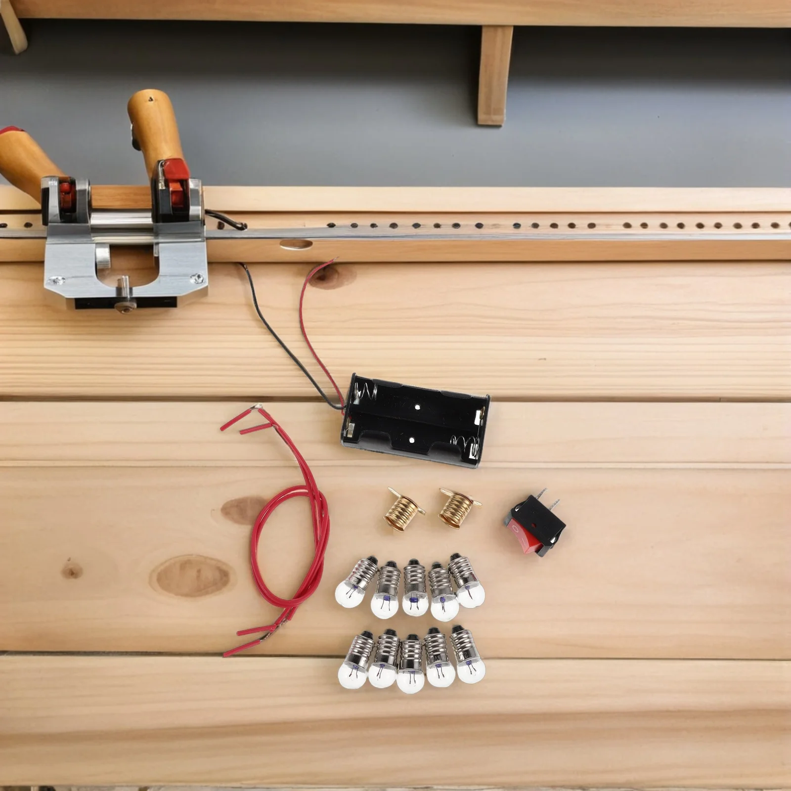 

4Sets Kids Electrical Circuit Kit Science Electricity Circuit Box Switch Small Bulbs Holder Mini Bulb Educational