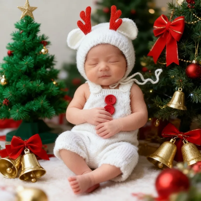 Newborn Christmas Photoshoot Set, 2-Piece Crochet Bear Suspenders & Mohair Cap Outfit, Baby Knit Costume for Studio Props