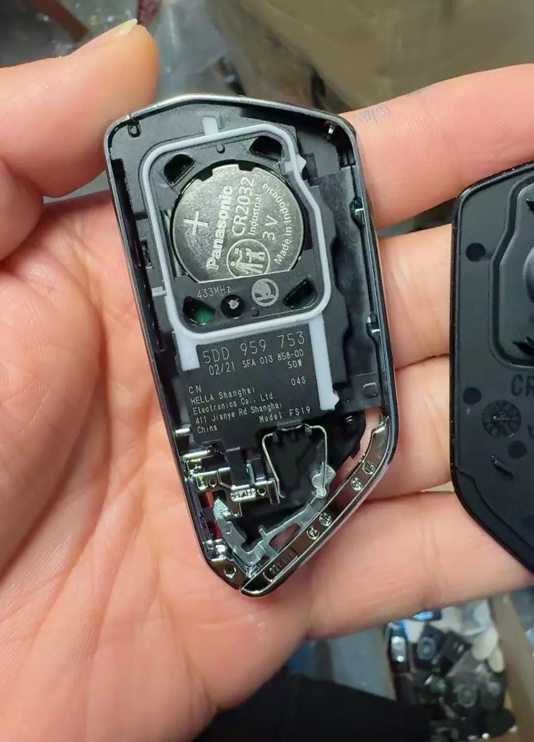 

Оригинальный смарт-ключ-брелок KEYECU OEM 5DD 959 753 или 5DD 959 753B, 3 кнопки, 434 МГц, MQB49 для Volkswagen Golf 8, ID3, ID4, ID6