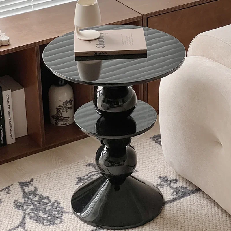 

Маленький столик, простой бытовой диван, круглая маленькая полка для хранения кофе, ретро Instagram