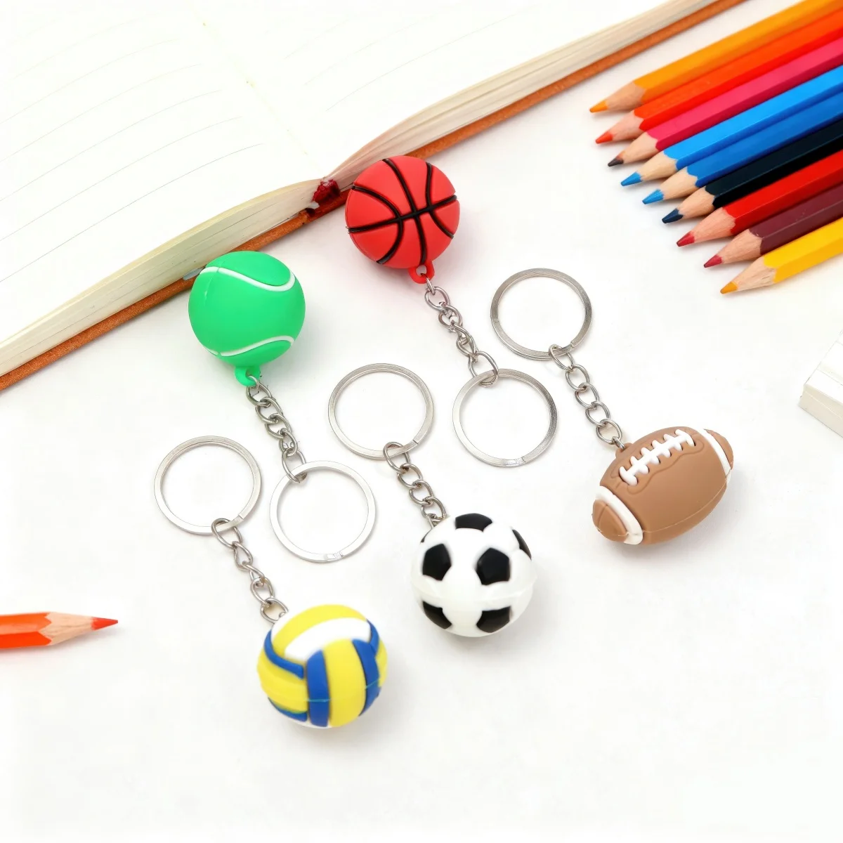 سلسلة مفاتيح كروية رياضية صغيرة مجموعة كاملة من هدية تزيين حقيبة ظهر السيارة