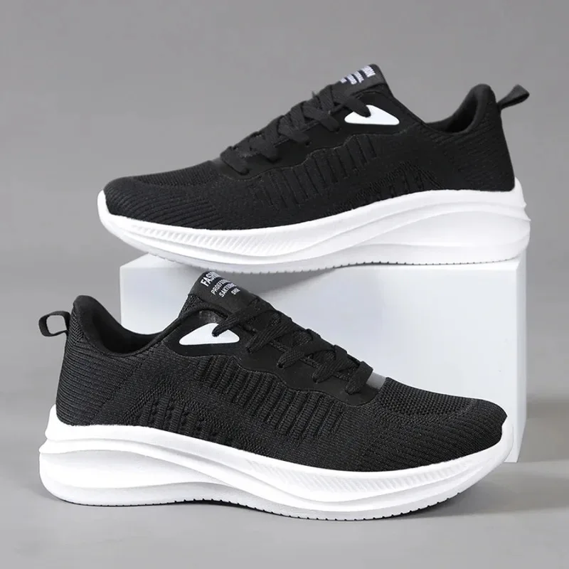

Повседневные спортивные летающие сетчатые дышащие туфли на плоской подошве для пожилых людей, прогулочные лоферы, тренировочные мужские туфли 2025
