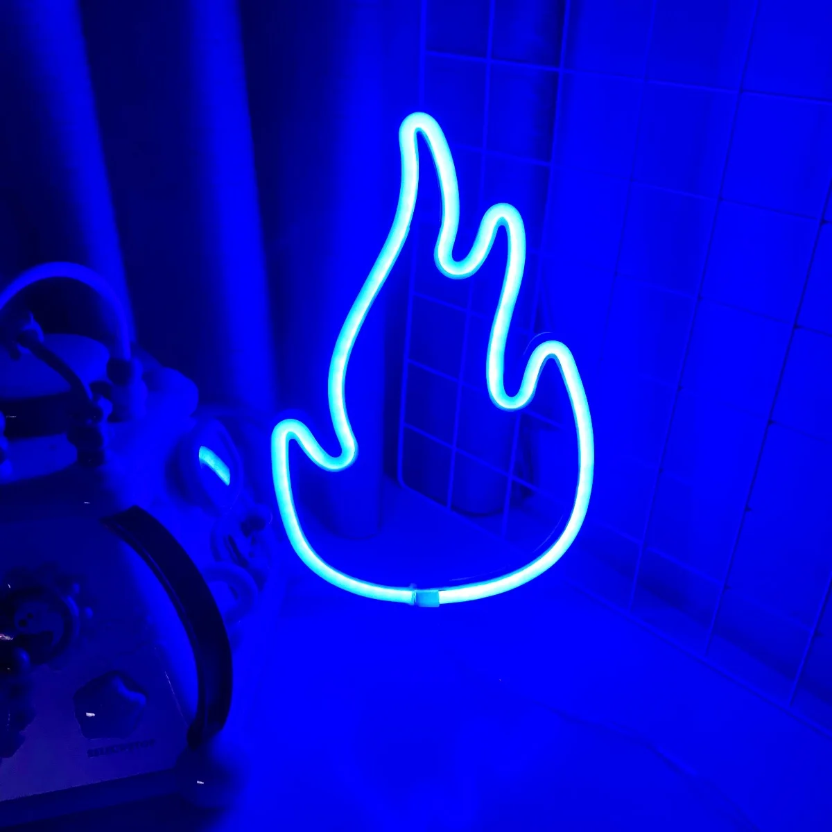 Flame LED neon lights, Powered by USB or battery pack, for store, holiday decoration, home, bar, party, wedding decoration