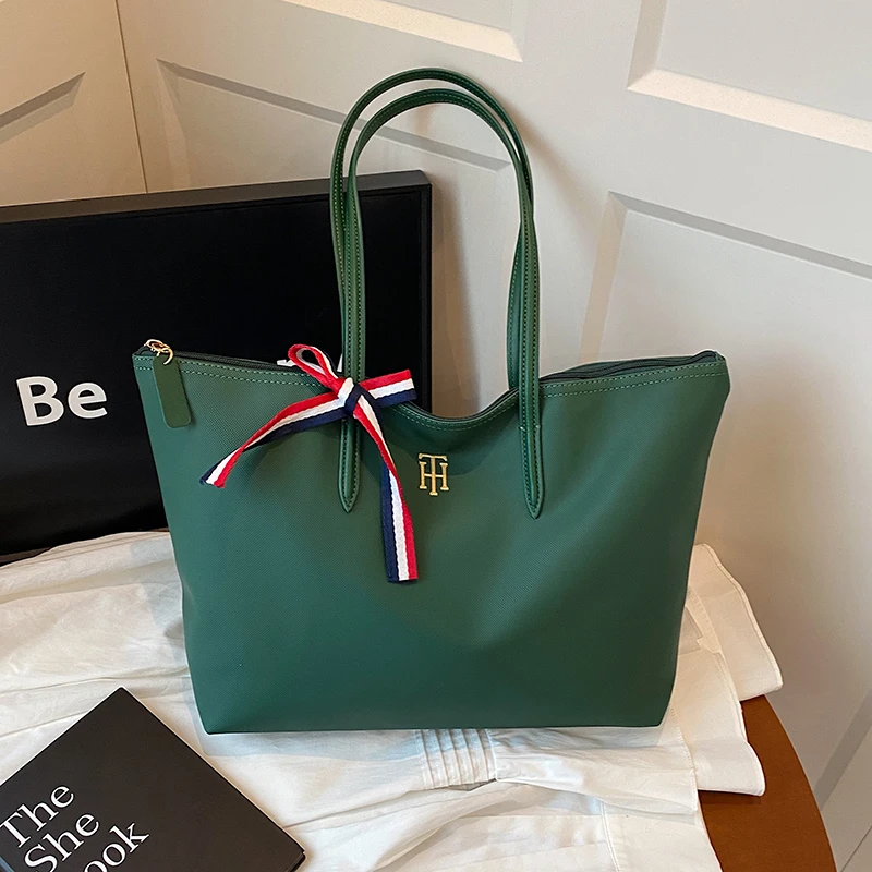 

Women Elegant High End Luxury Leather Shoulder Bag Fashionable Daily Tote Handbag Crossbody Style