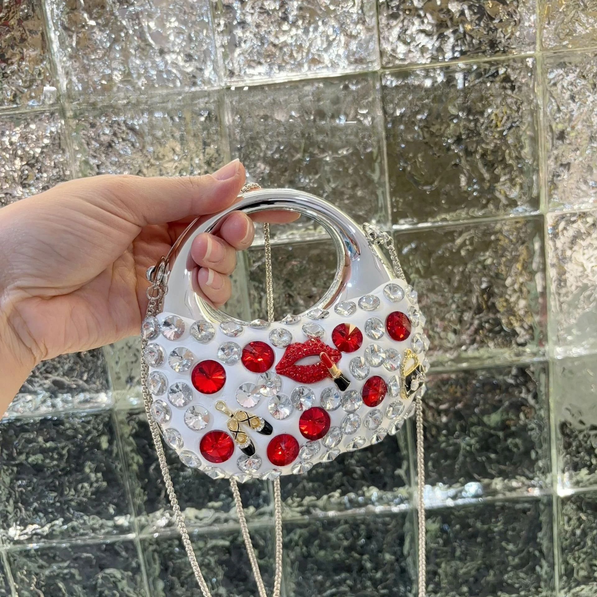 

New Fashion Banquet Chain Hand-held Purse Gold Silver Red lip Acrylic Box Bag Women's Lipstick Shoulder Bag Mini Crossbody Bags