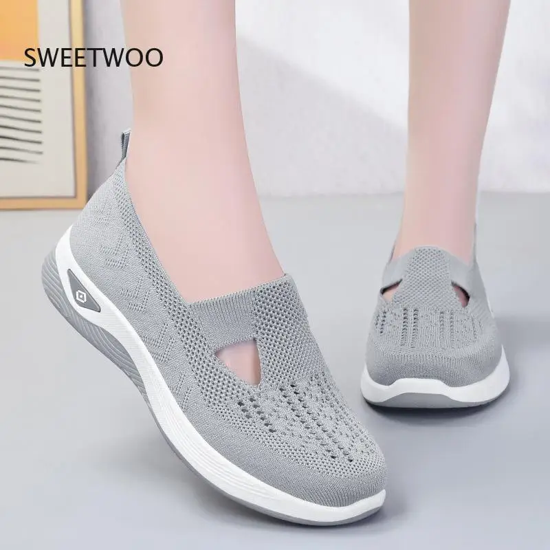 

Women's Plus Size Slip On Mom Shoes Breathable Mesh Fabric Soft Sole Comfortable No Fatigue Walking Cloth Shoes