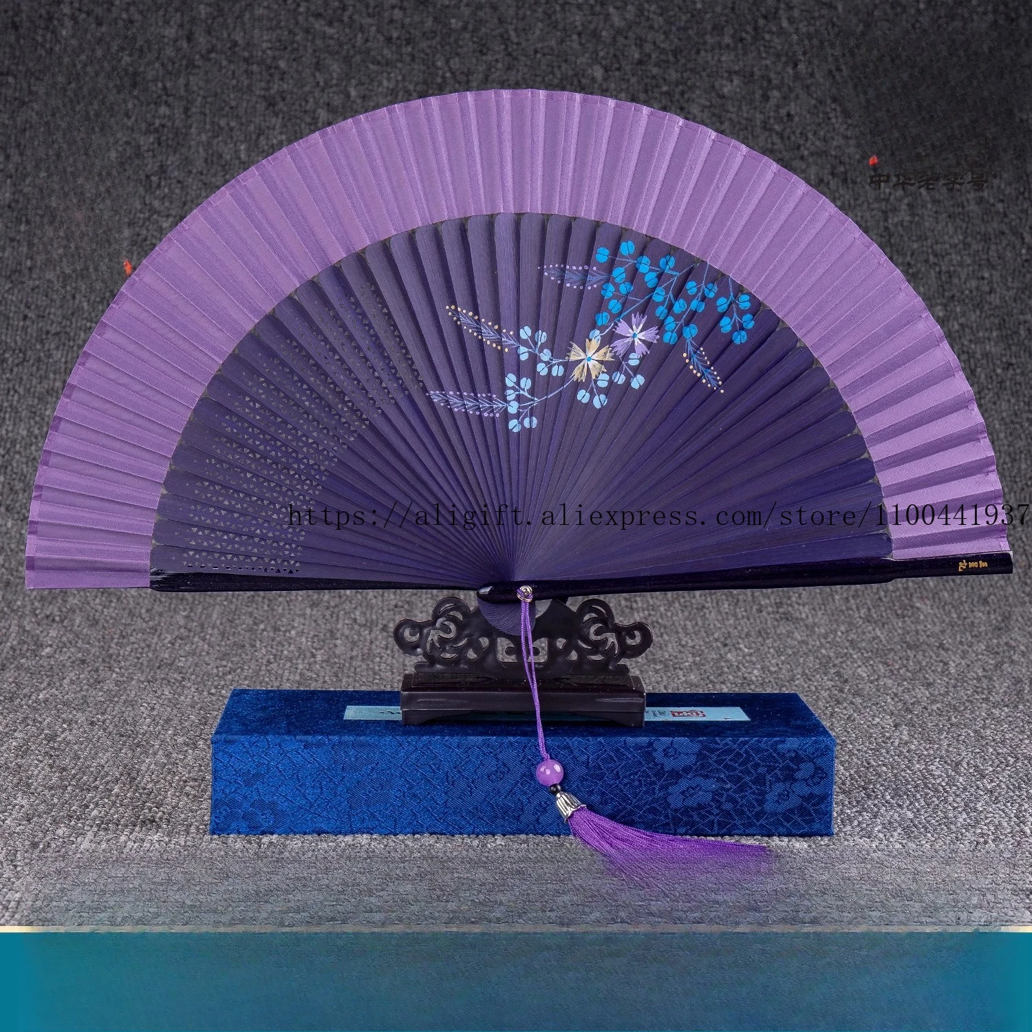 

Hand-Painted Chinese Silk Fan for Women Elegant Folding Dance Fan with Traditional Art Vintage Oriental Gift Performance Prop