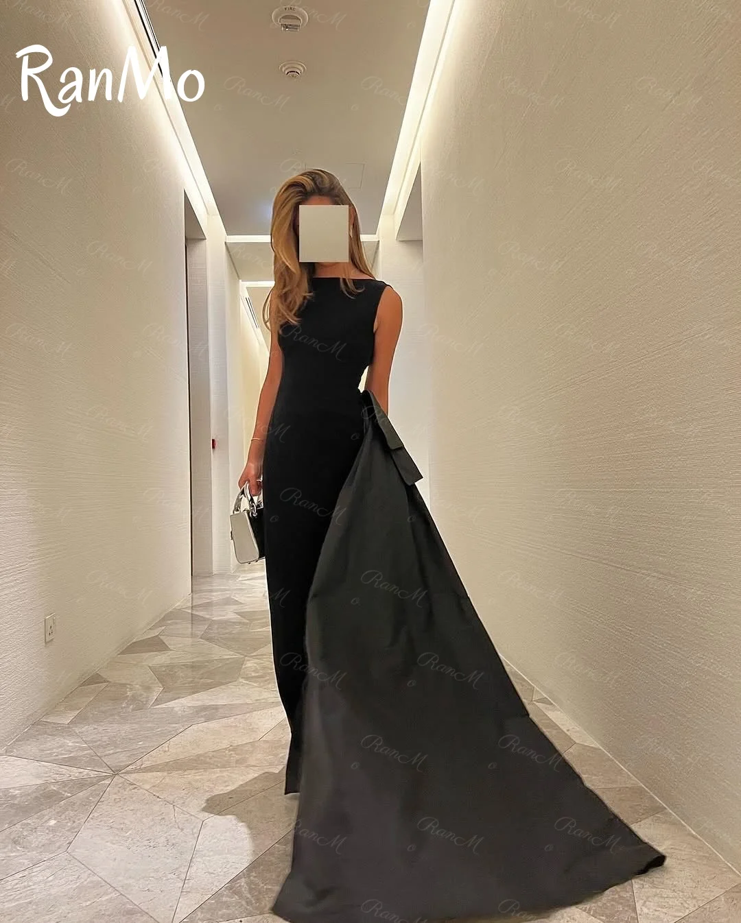 란모 우아한 블랙 백리스 보우 프롬 드레스 A라인 롱 트레인 두바이 이브닝 나이트 파티 드레스 베스티도스 프롬 가운 맞춤 제작