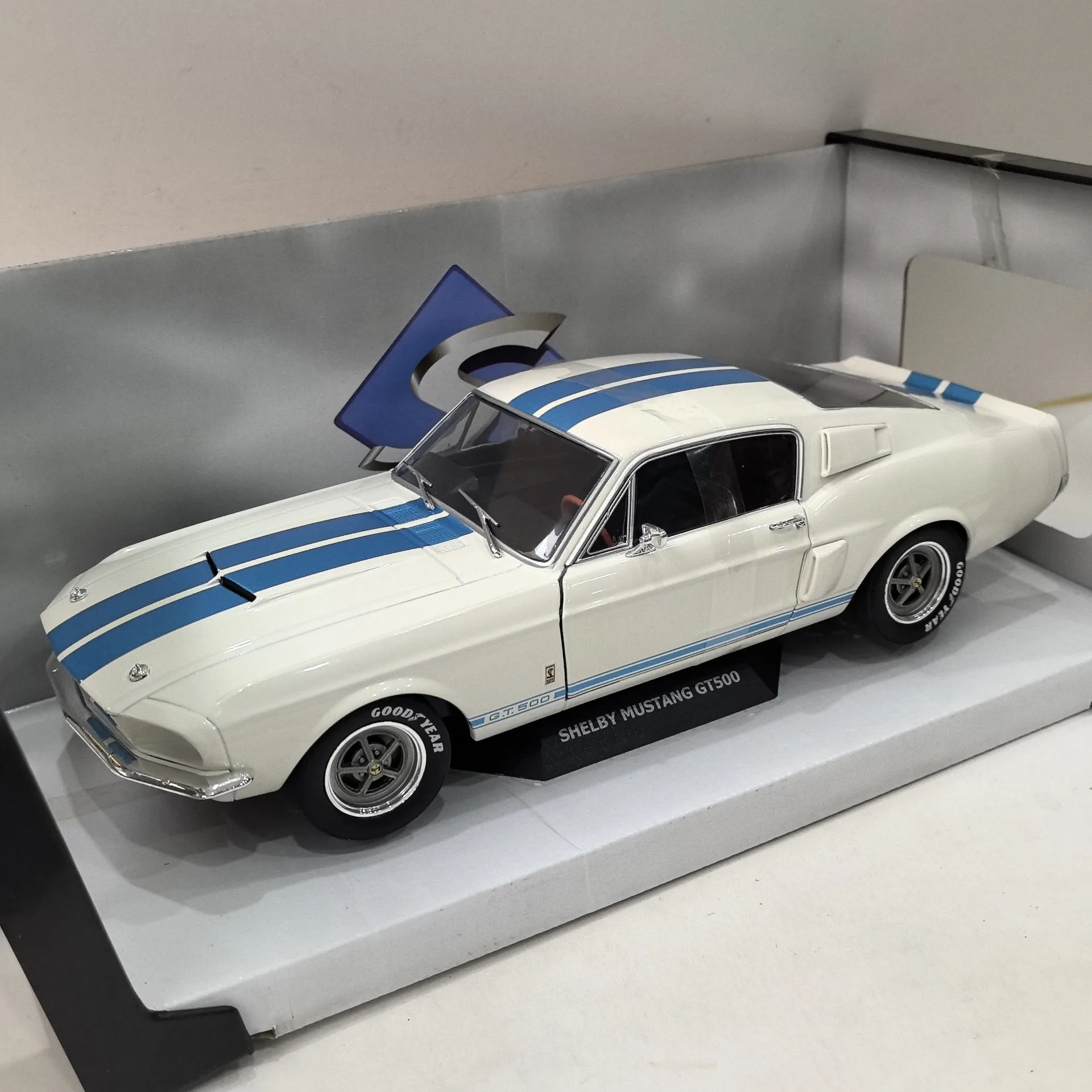 Modèle de voiture en alliage moulé sous pression, échelle 1/18 FORD SHELBY GT500 x7V6, jouet de collection, cadeau, affichage Souvenir, ornement