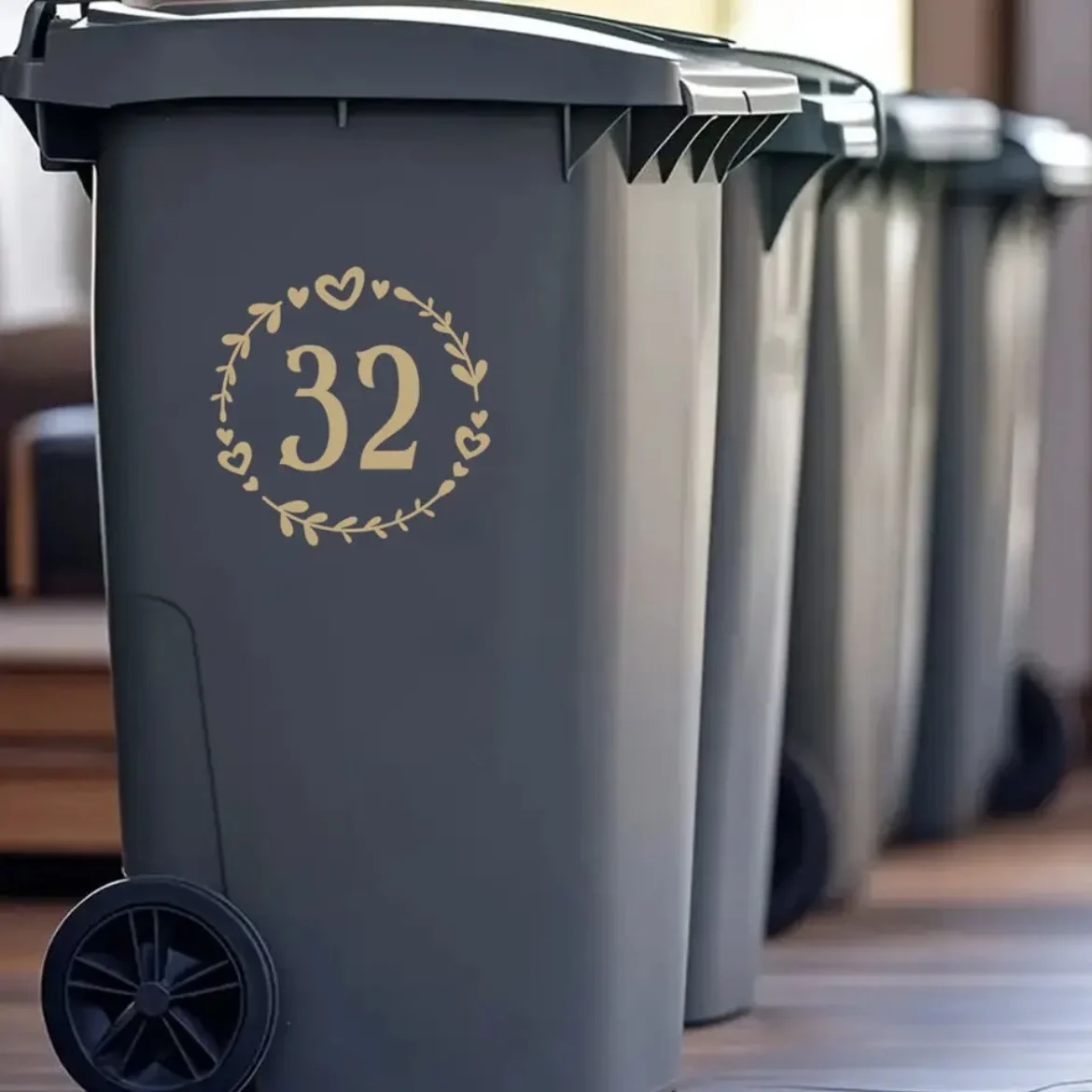 3Pcs Custom Wreath Heart Number Stickers Personalized House Number Vinyl Decal for Wheelie Bin Trash Can Container Home Decor