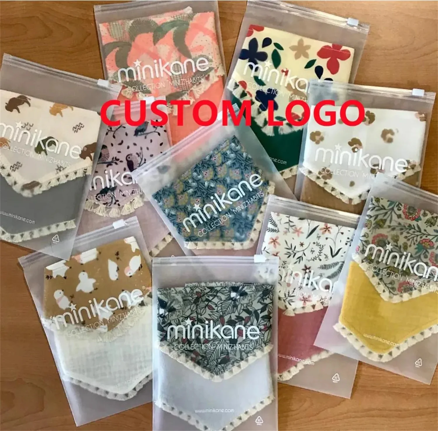 

100pcs Custom high quality black matte bag for packing clothes