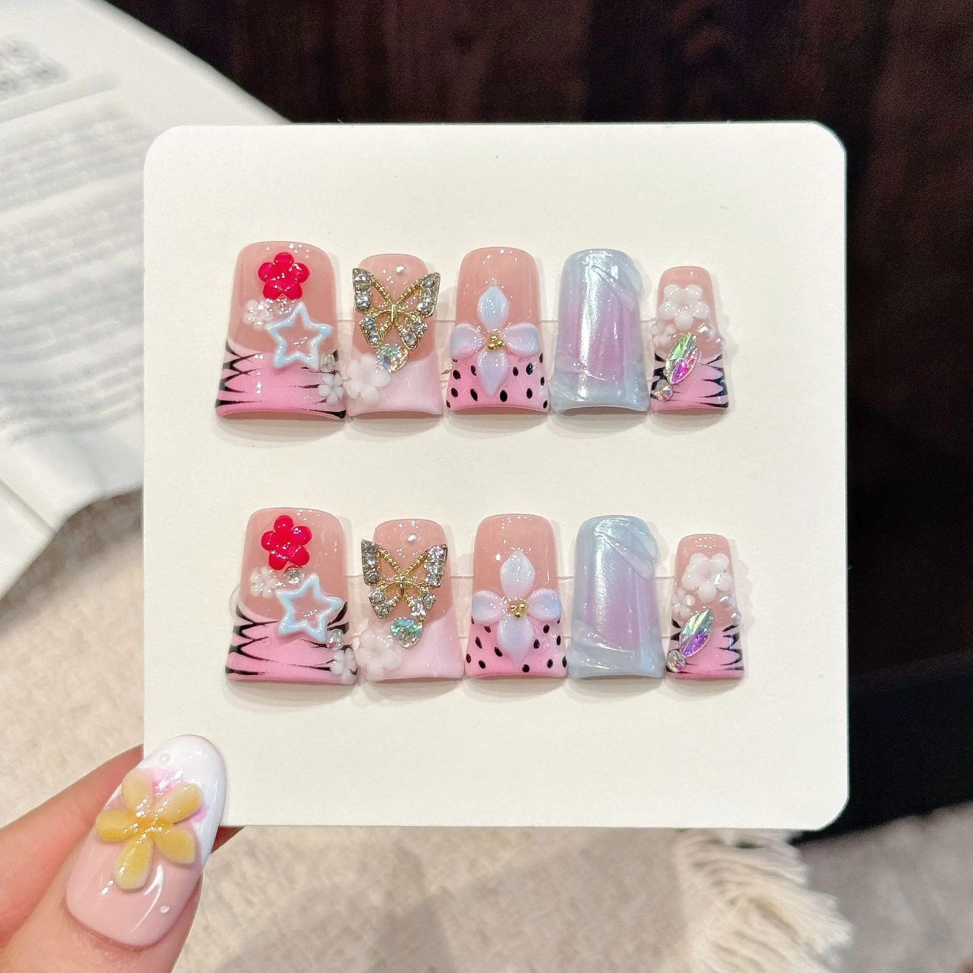 10PCS Duck Handmade Press On Nails,Fresh And Sweet French Style,Suitable For Festivals Parties And Daily Wear.