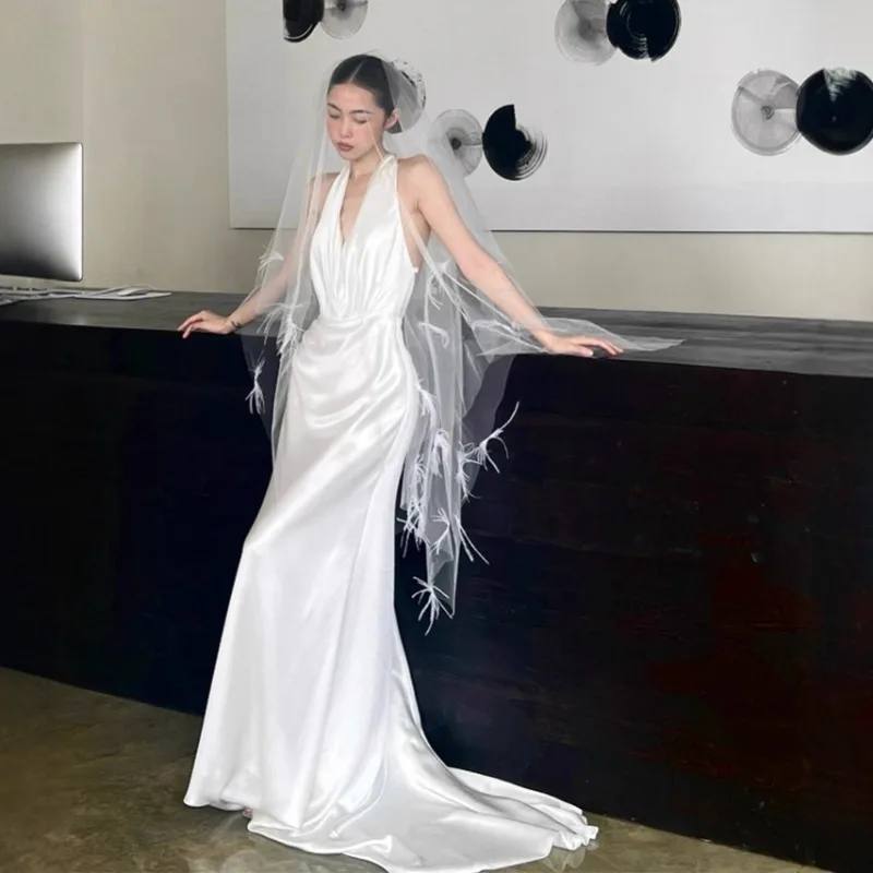 

2026 Women's Sexy V-neck Hanging Neck Bride Engagement White Dress Fashionable Slimming Banquet Slim Fit Simple Backless Dress