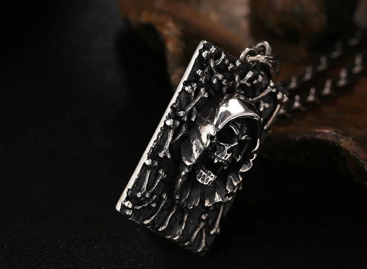 S925 Sterling Silver Jewelry Men's Personality Ghost Face Skull Tag Pendant Thai Silver Retro Demon Exaggerated Necklace Pendant