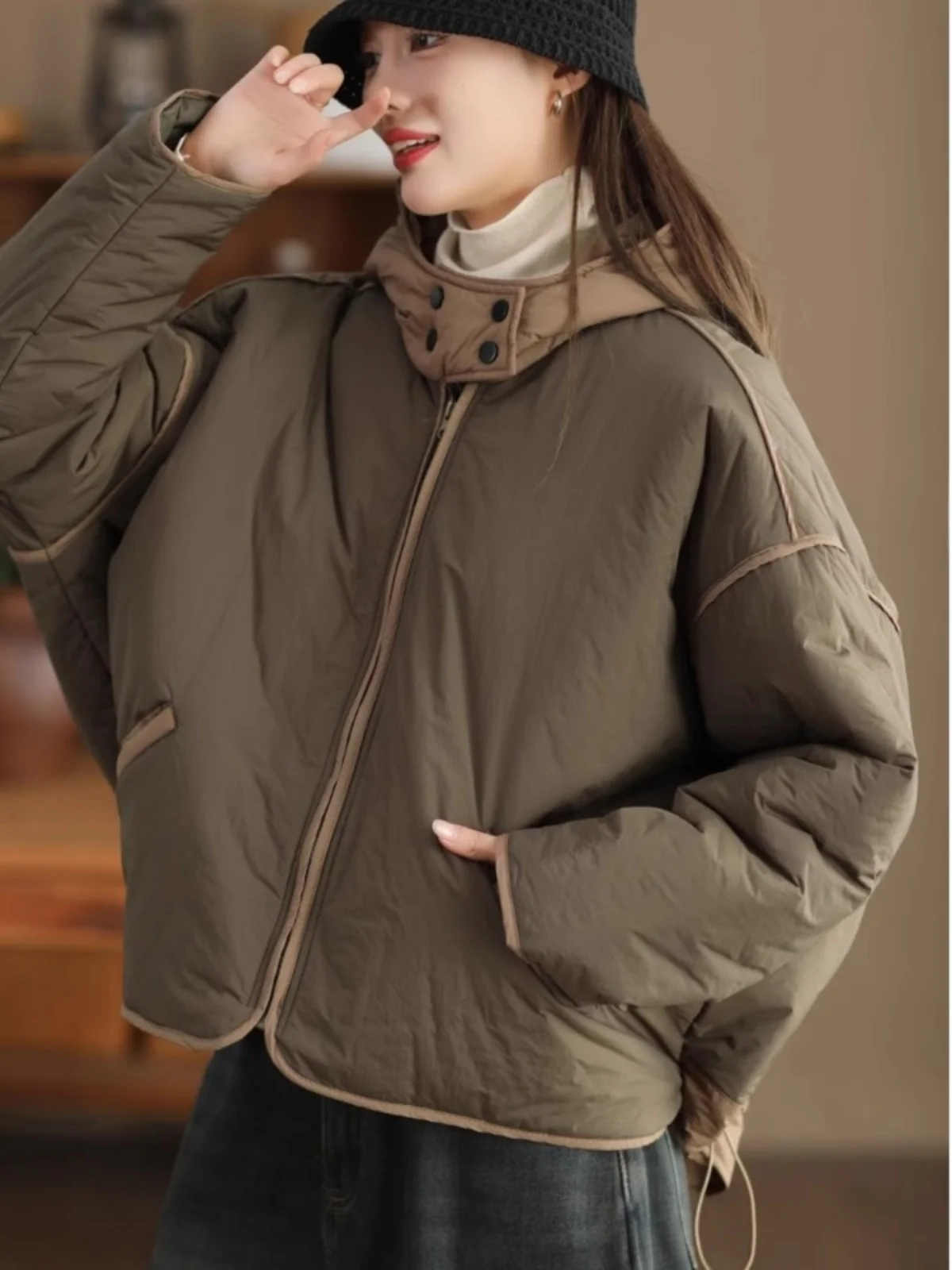 Retro Kontrastfarbe Arbeitskleidung Daunen Baumwolle Jaet Damen Herbst Winter Leichter warmer Baumwollmantel mit Kapuze Oberbekleidung