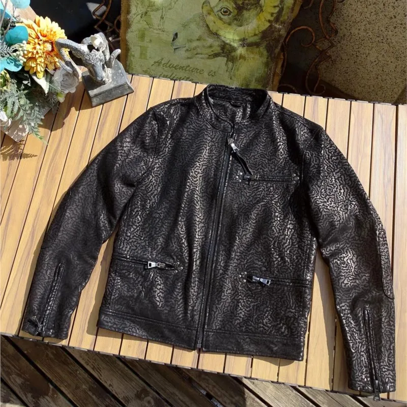 A leather elegant and casual designer three-nail  coat