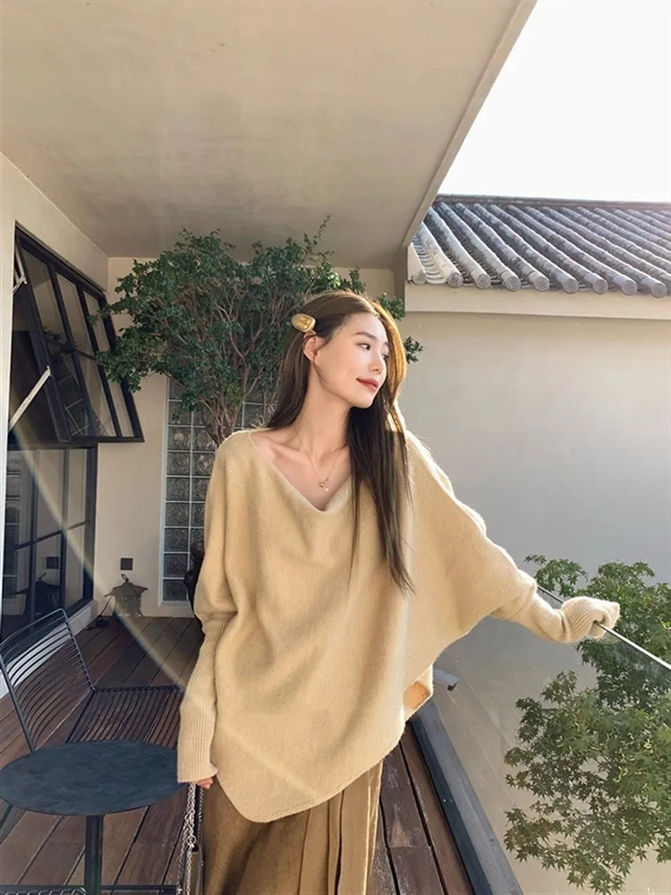 

Женские шерстяные пуловеры с элементами из натуральной кожи: имитация кожи животных, формовка, обработка, создание эпидермиса и дермиса