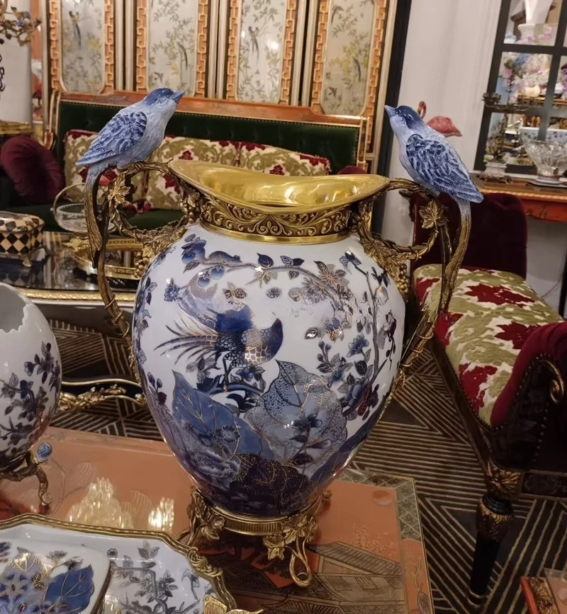 

Hand Painted Blue and White Chinese Porcelain Vase Ginger Jar With Bird House Decorations Luxury Wine Vat for Antique Home Decor