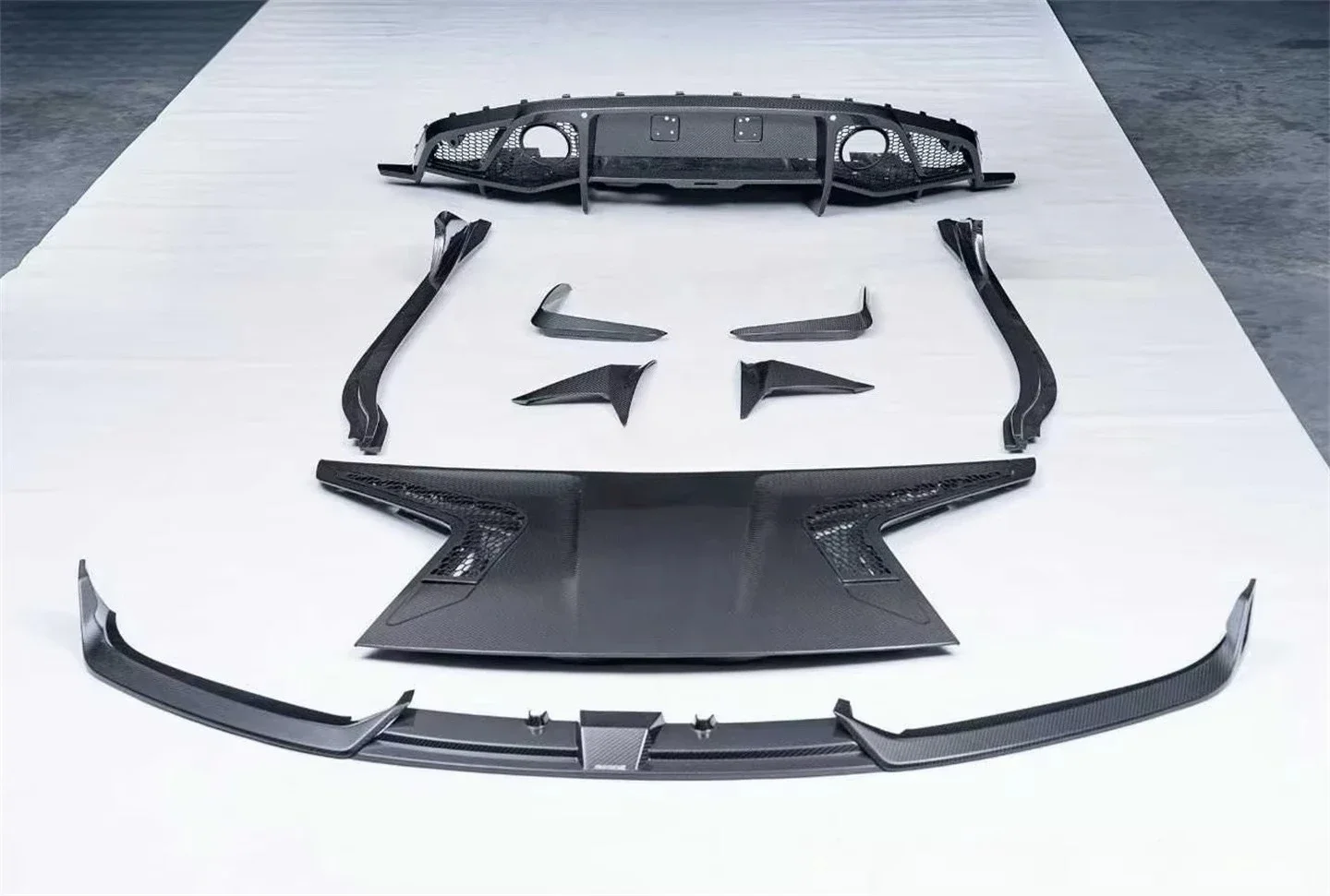 Body Kit PK Style Dry Carbon Fiber Front Lip Hood Side Skirts Rear Diffuser Rear Spoiler for Lotus Emira