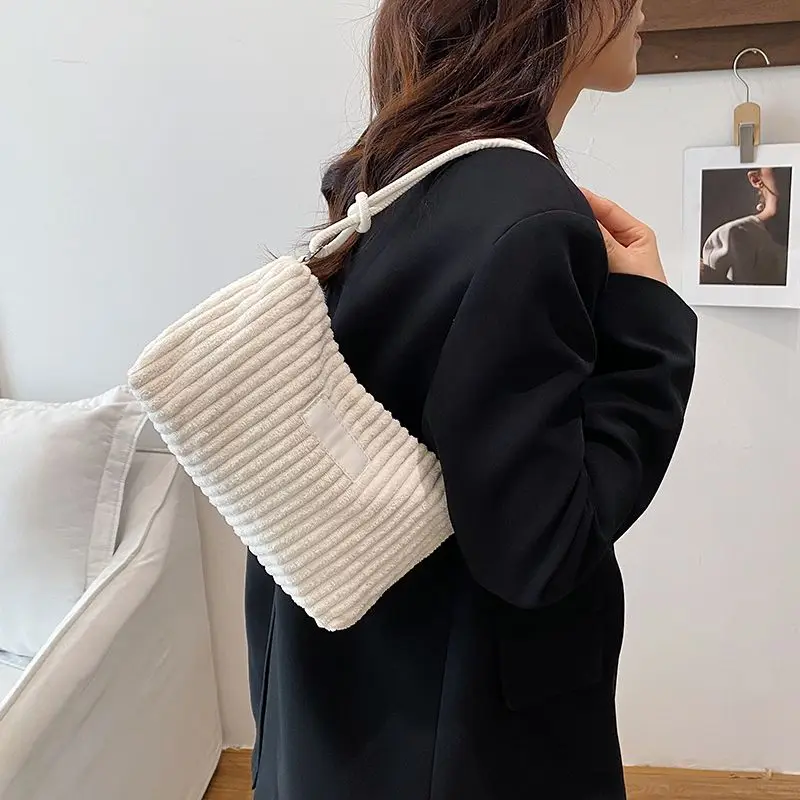 Женская сумка на плечо, новая стильная маленькая квадратная сумка, повседневная пригородная сумка, модная ретро-сумка на плечо, сумка на плечо под мышками