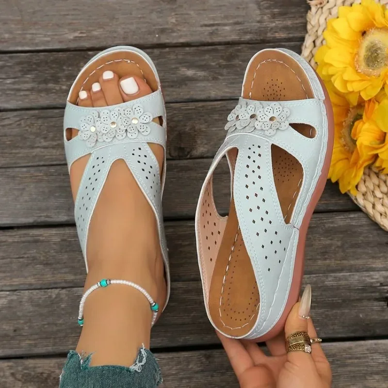 2026 Neue Plus-Size-Freizeitschuhe für Damen, modisch, runde Zehen, offene Zehen, rutschfest, mit Blumenmuster, atmungsaktiv – Detail 7