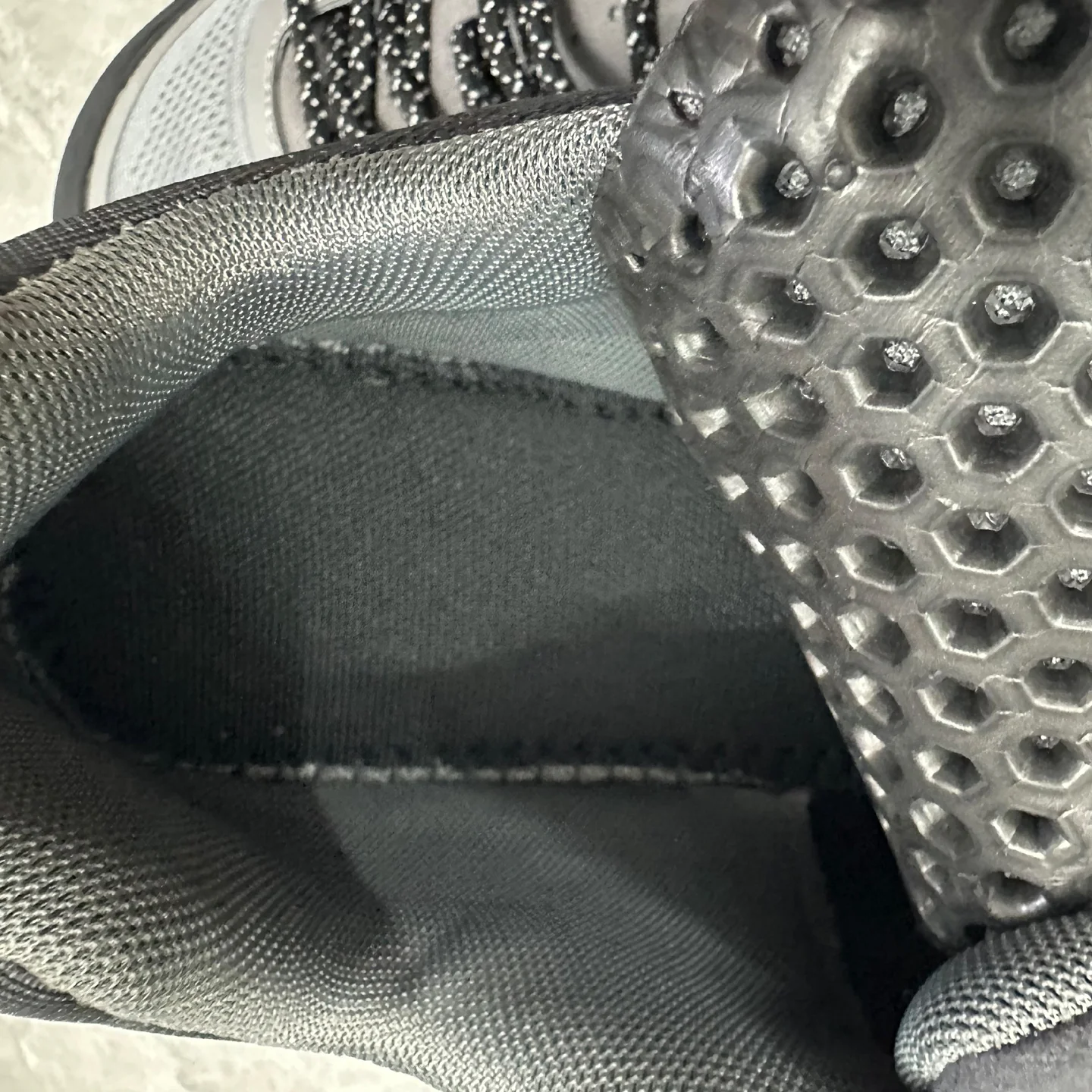 

Professional Men's Tennis Shoes Anti-slip Wear-resistant Table Tennis Shoes Badminton Shoes