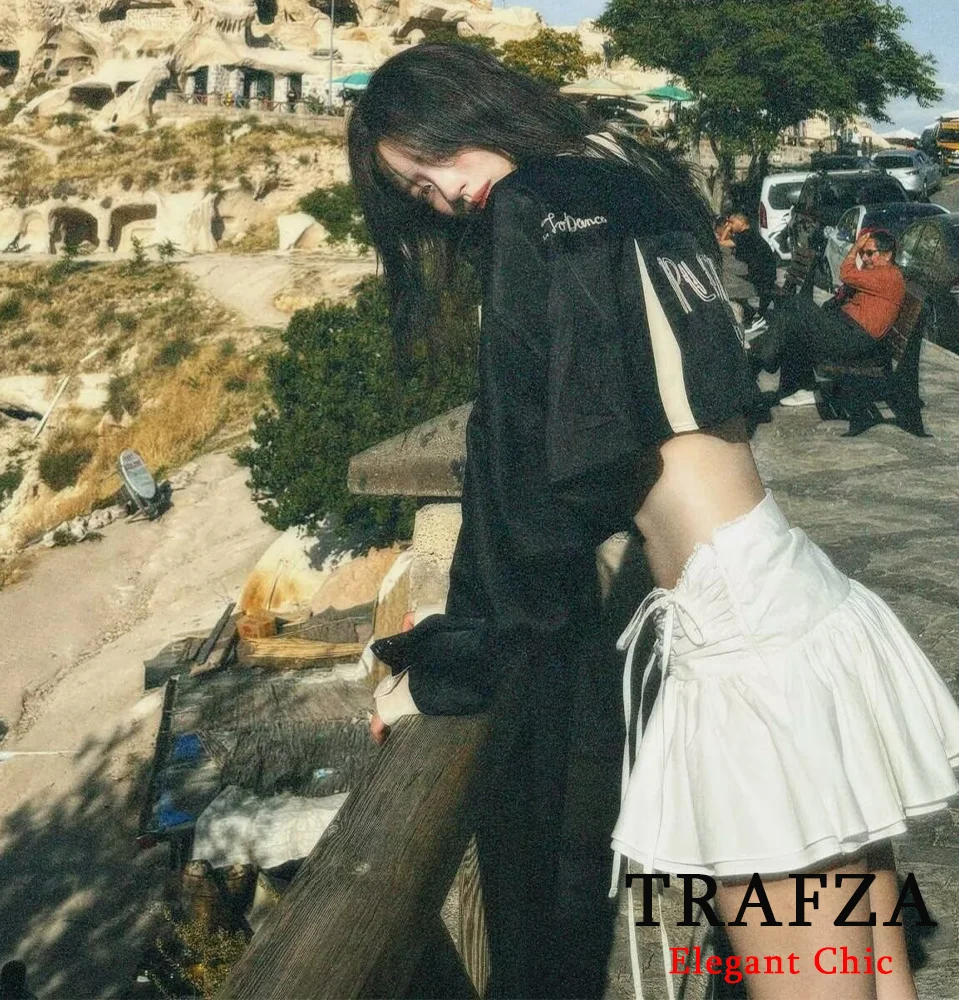 TRAFZA-Mini jupe en dentelle pour femme avec pantalon de sécurité, douce et sexy, date romantique, nouvelle mode printemps et été, Y2K