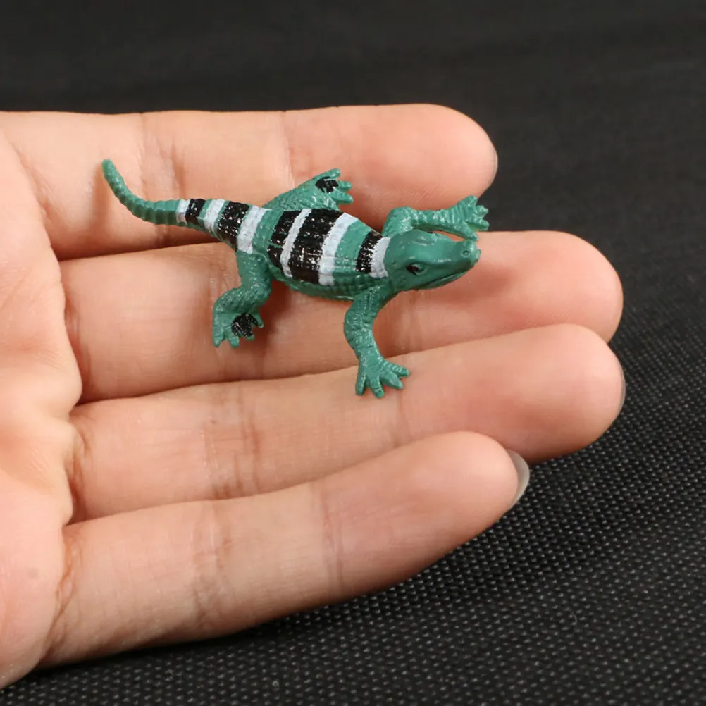 

12Pcs Mini Animal Figures Set Lifelike Dinosaur Wildlife Models for Early Learning Cognitive Development Pretend Play