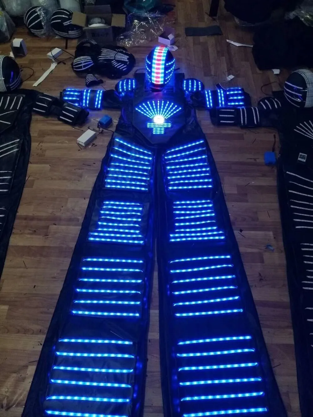 Ropa de club nocturno de cosplay de Halloween, trajes de luz, juegos de controlador de programación, casco LED, disfraz de Robot LED