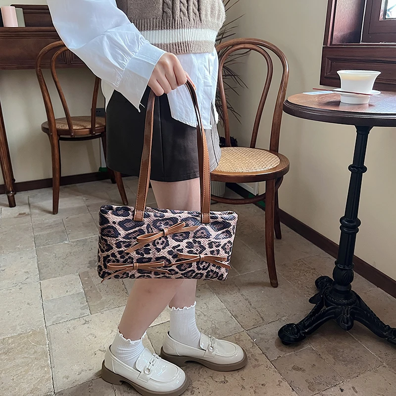 

Women Leopard Print Underarm Bag PU Leather Bow Fashion Armpit Bag Vintage Tote Handbag Ladies Commute Bag