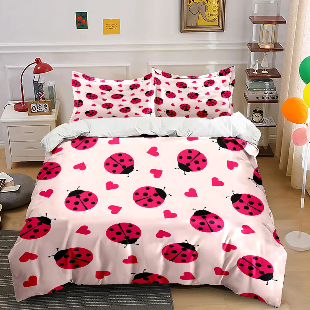 

Pink pattern with ladybugs and hearts Pattern Duvet Cover Set Digital Print Colorful Polyester Bedding with Zipper Closur
