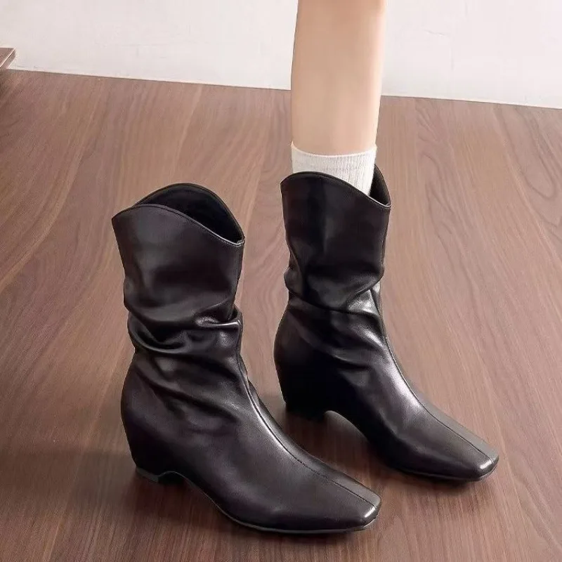 Autumn and Winter Piles of Mid-leg Boots, New Square Toe 2026 Ruffled Versatile Temperament Low-heeled Shoes