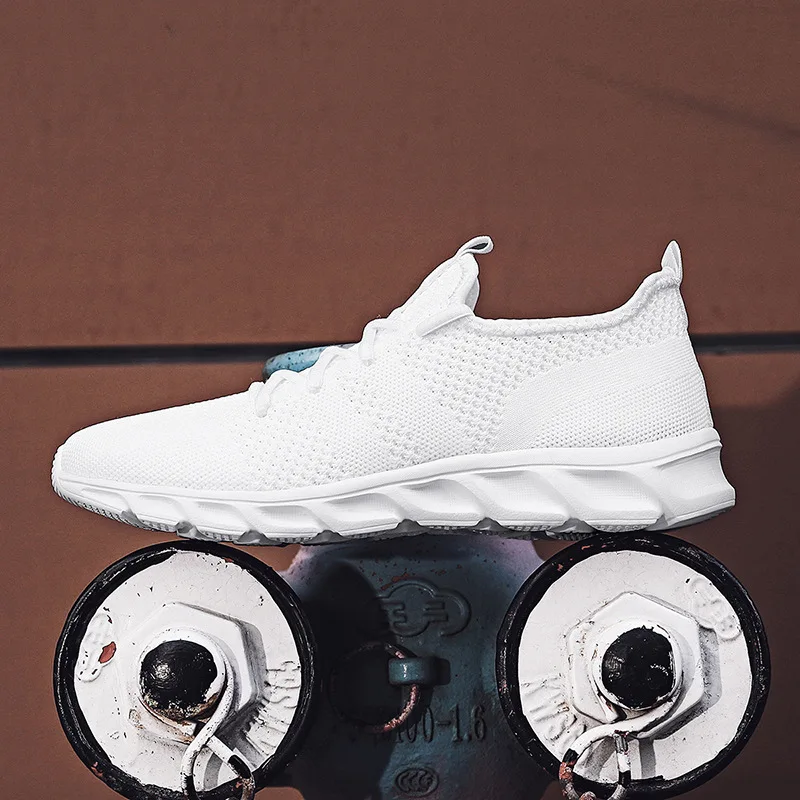 Men's casual sports shoes, breathable, lightweight, with soft soles, comfortable, suitable outdoor running
