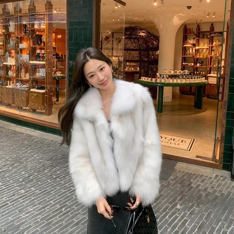 معاطف من فراء الثعلب الكامل الطبيعي من YOLANFAIRY معاطف نسائية شتوية راقية على الموضة للتنقل معطف فرو الثعلب الحقيقي للسيدات 2025