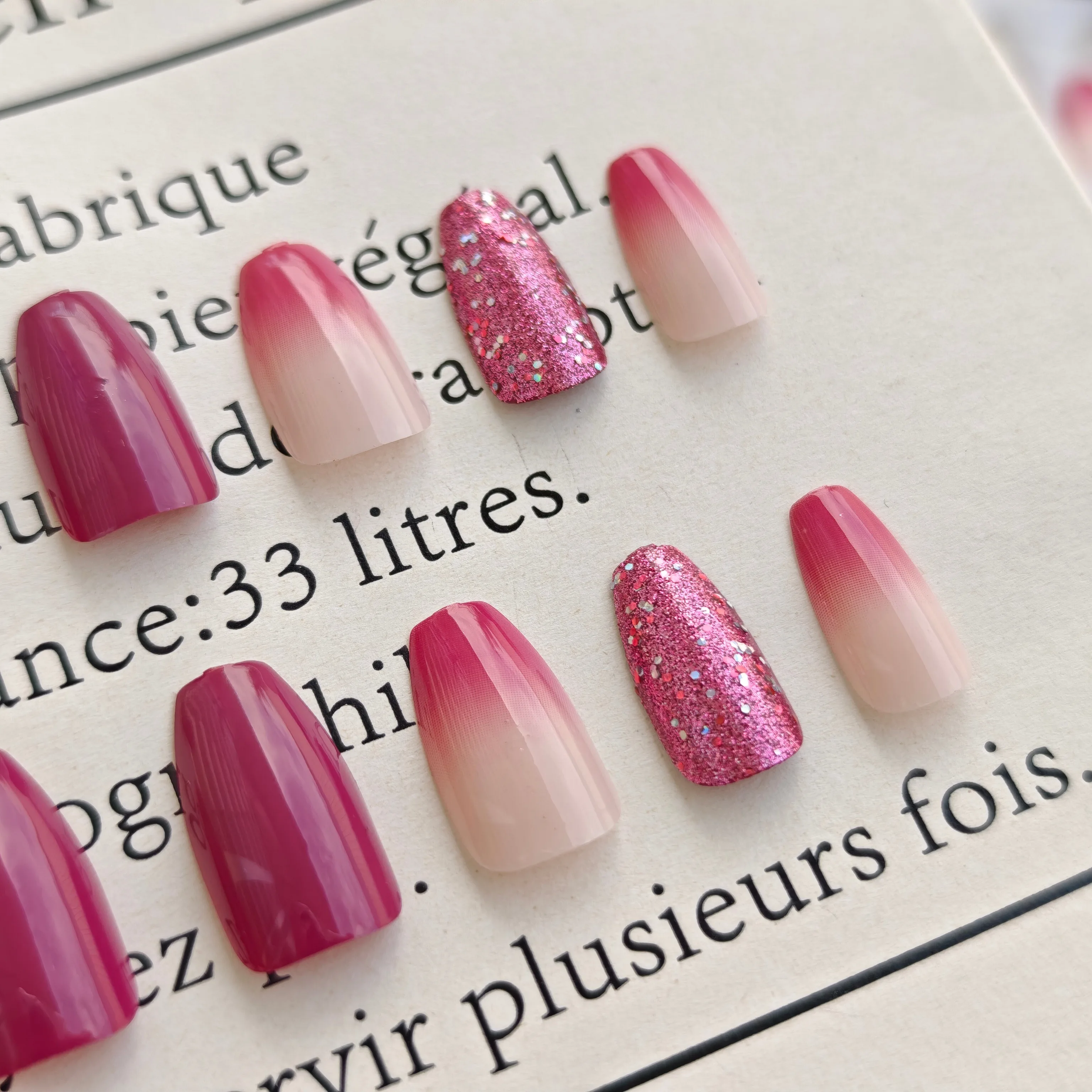 

24pcs Purple to Pink Ombré Press-On Nails – Medium Square Shape With Dazzling Glitter False Nails Detachable Finished Nail Tips