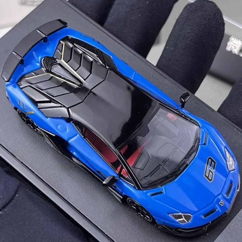 Maxwell 1/64 Lamborghini Aventador SVJ #63 Alloy Toy Motor Vehicle Diecast Metal Model Gifts