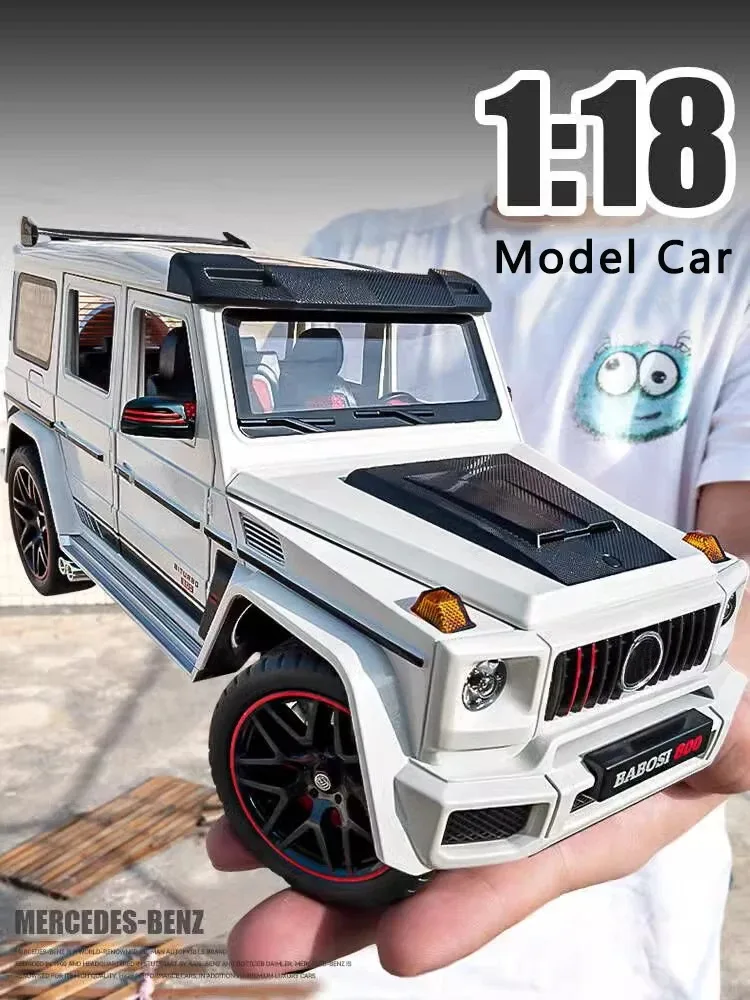 Nowy 1:18 Benz G800 Alloy Car Model Symulacja dźwięku i światła Zabawka samochodowa Off-Road Suv Toy Boy Collection Dekoracja Prezent